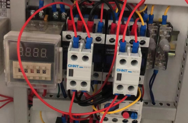 油壓式送料機(jī)常見的故障及其原因分析